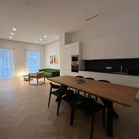 Piso Encantador En El Centro De アパート