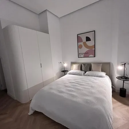 Piso Encantador En El Centro De * アリカンテ