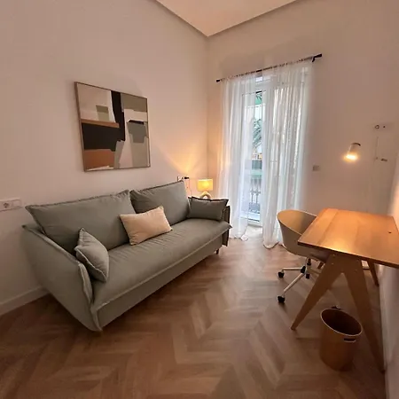 Piso Encantador En El Centro De * アリカンテ